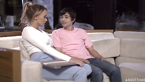 Slutty girl take pecker give punch to a blow job