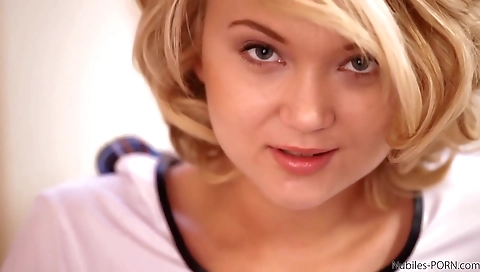 Sexy girlfriend and her pussy while wet