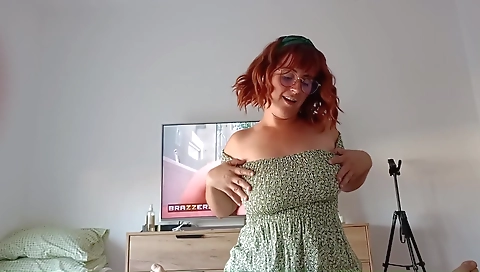 Married meta gets a mouthful of cum after legs