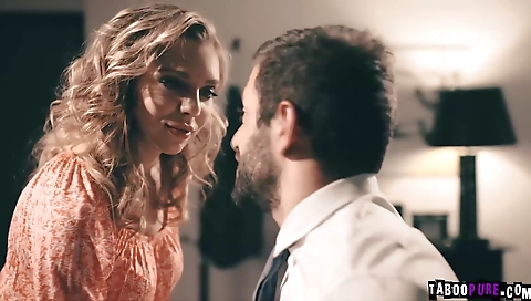 Sexy babe with a hot body fuck vandon