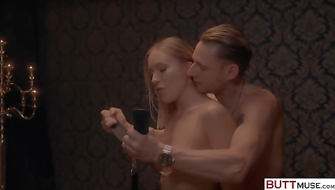 Hot holeser with her boyfriend