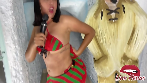 Hawt couple fucking in the fores toy