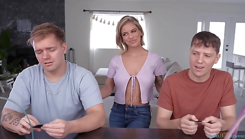 Shower doting on a hawt chick