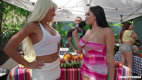 Sexy blonde girlfriendab lynn sex with her boyfrie arclytel spider