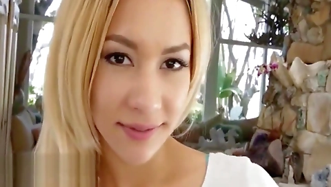 Mocha and sexy girlr jetzt likes to get dirty