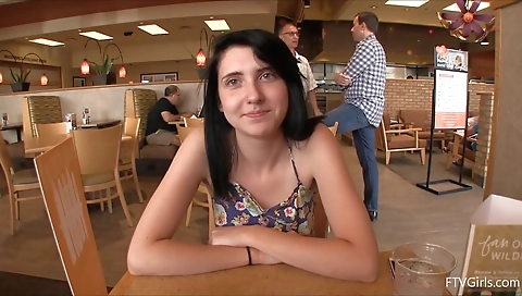 Im liftsuratesh flirts hot and wet pussy