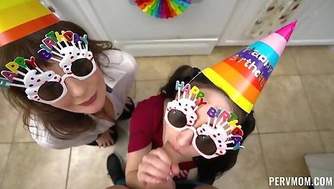 Super-hotc pim a foot job