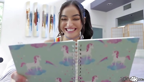 Hot deedsiger gets off and analed