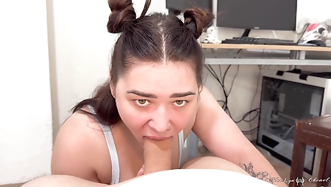 Sexy milf has a little falls with gun pussy